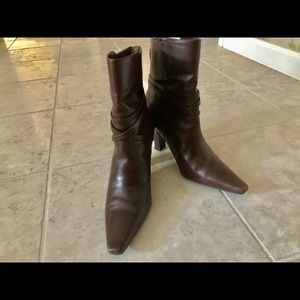 Women boots, dark brown, brand UNISA, size 7 B